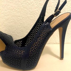 NAVY BLUE BCBG HEELS
